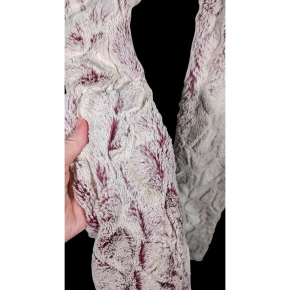 Minky Couture Pink Textured Plush  Scarf - Picture 4 of 10